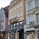 No. 40 Stara Louka 20 公寓 卡罗维发利